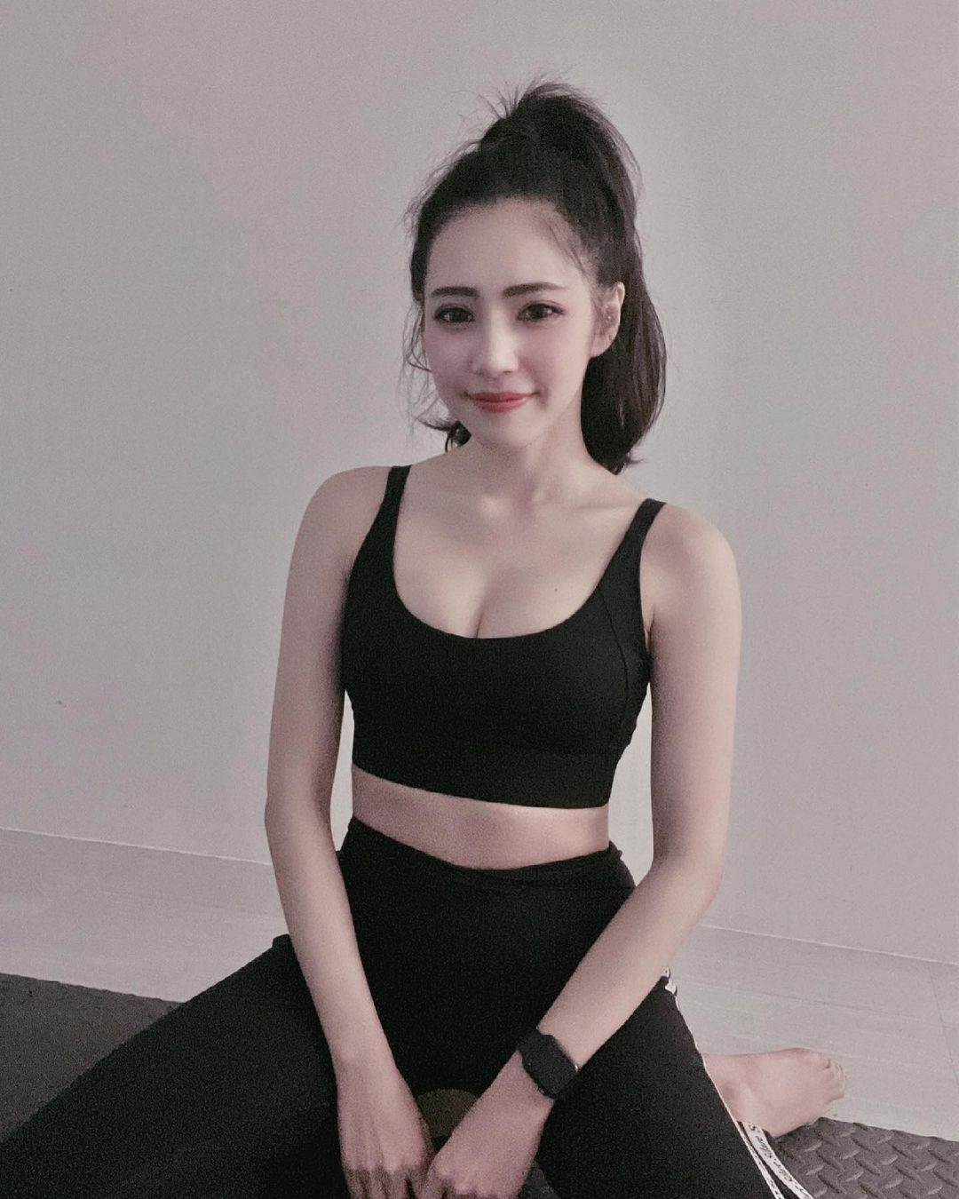 妖豔部落客如如 身材實在太火辣啦!-第1章-图片21