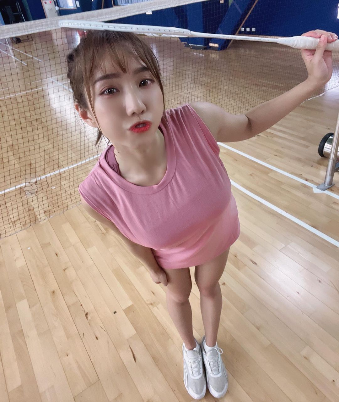 Crazy Olympics! the arena sweetheart “Zhang Tian” burns your sporting soul-第1章-图片1