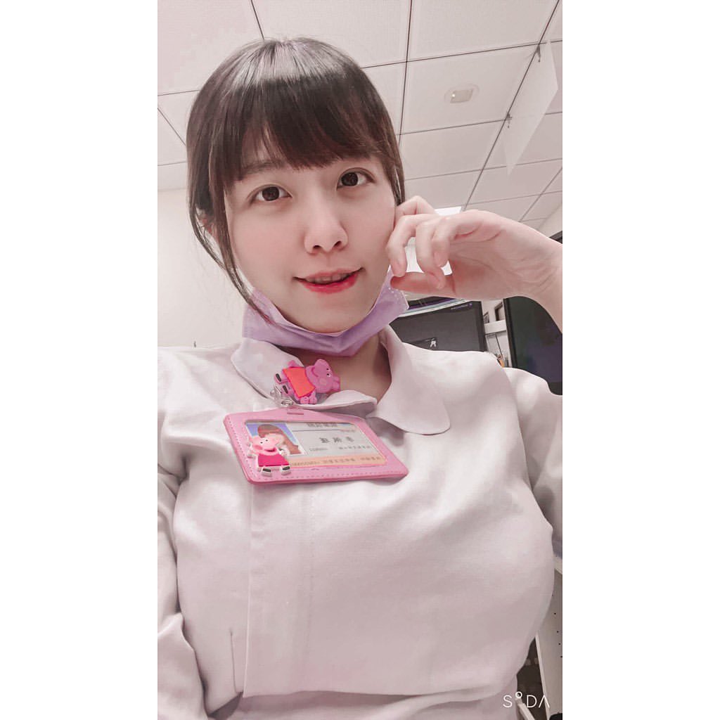 護理師李佩瑾 甜美自拍性感胸型成亮點!-第1章-图片22