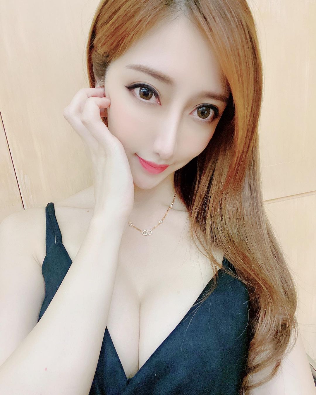 艷麗妹子翁寧寧 散發濃厚的女王氣息!-第1章-图片14