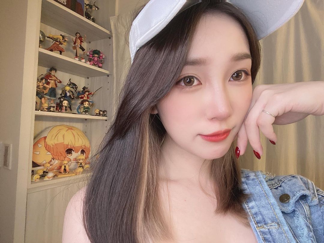 電玩正妹劉萱 美臉下的性感曲線就想撲倒享用!-第1章-图片18