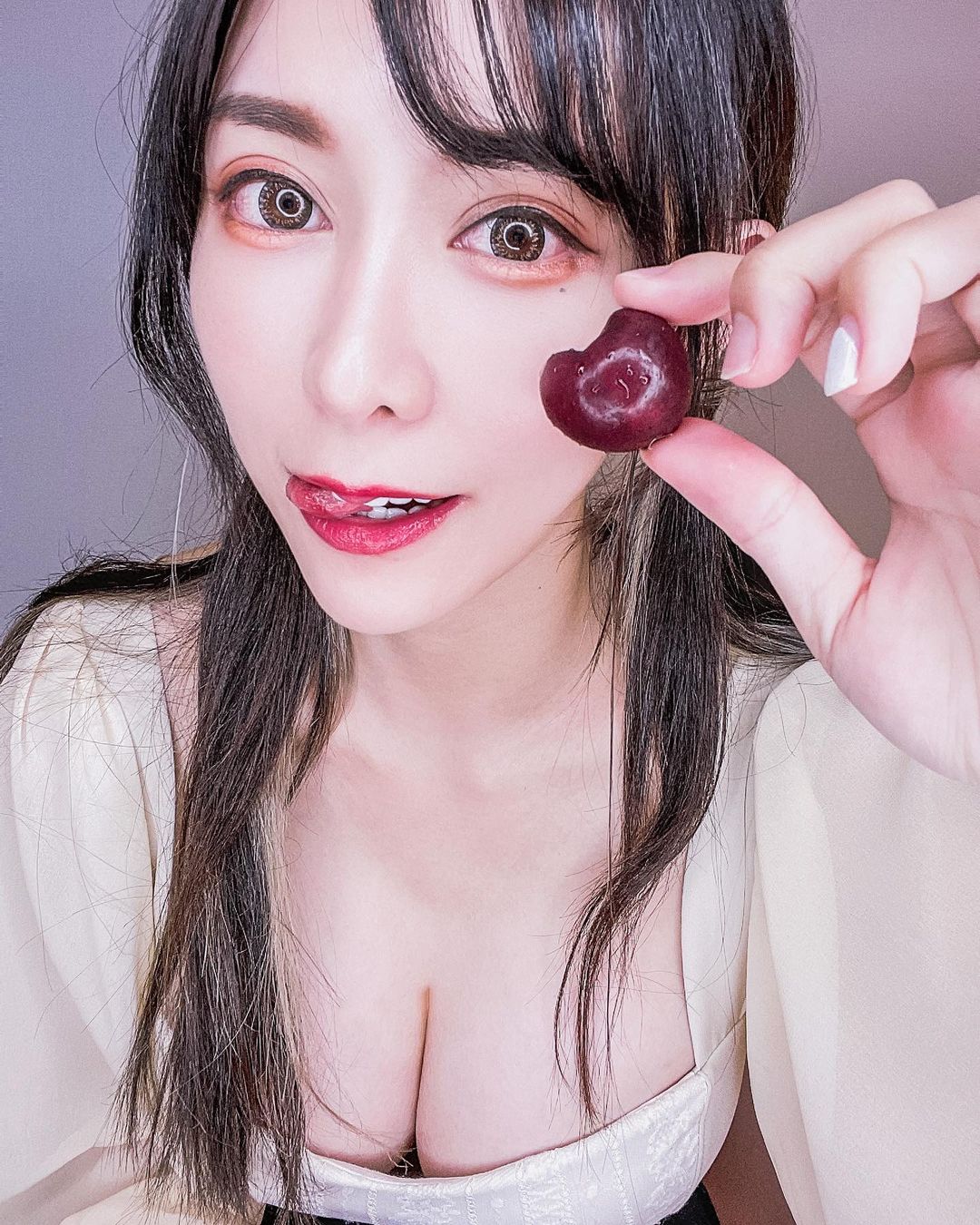 校花級正妹愛佳奈 氣質又性感讓粉絲戀愛了-第1章-图片2