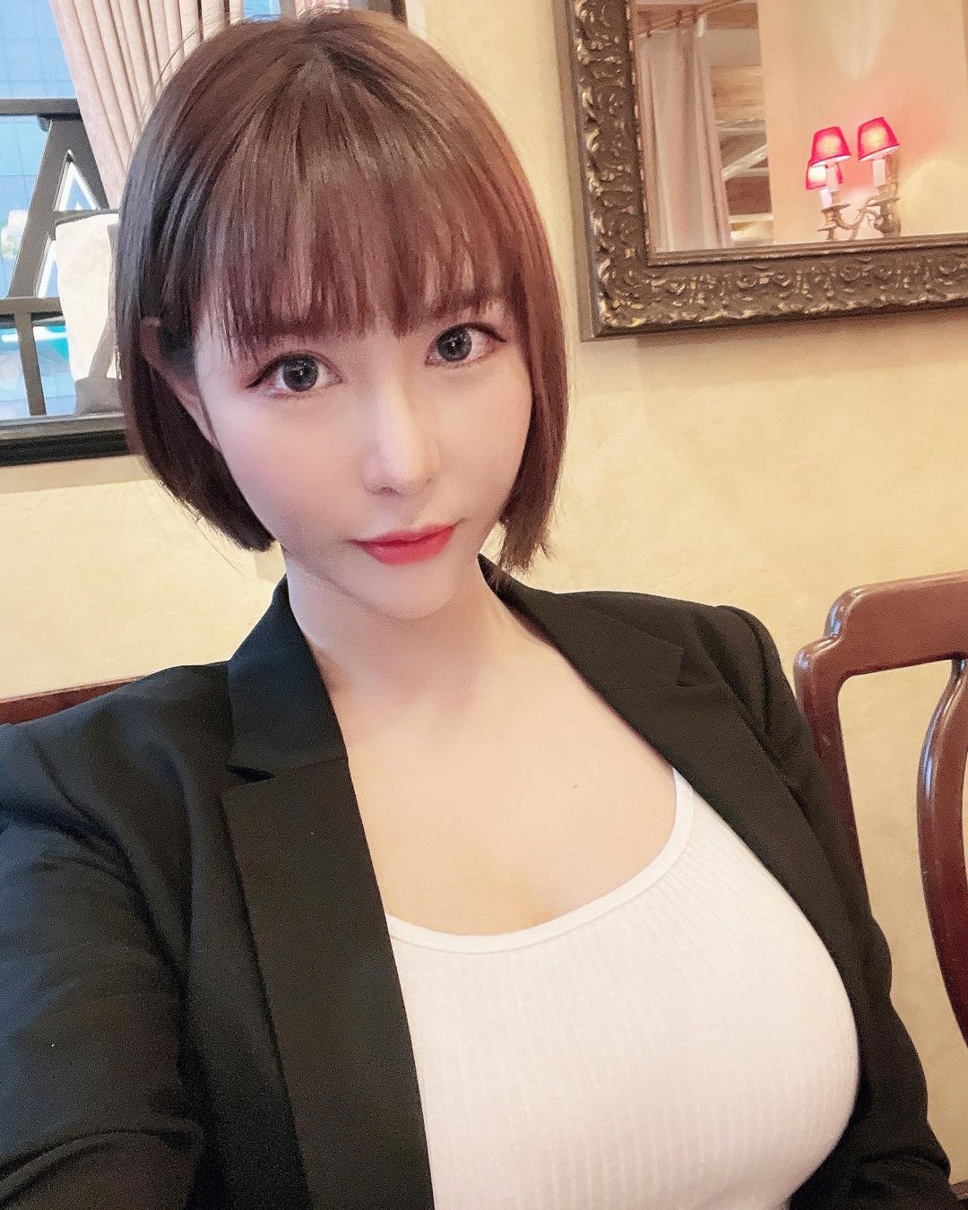 La hermosa hermana de cabello corto, Shiva, con el pecho arrogante y las piernas largas del cielo, lo elogió con entusiasmo-第1章-图片9