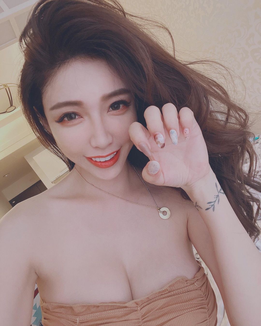 La curva de la serpiente de aguas profundas presenta el perfecto S-Type de cinco oficiales exquisitos llenos de sentimientos de novia-第1章-图片20