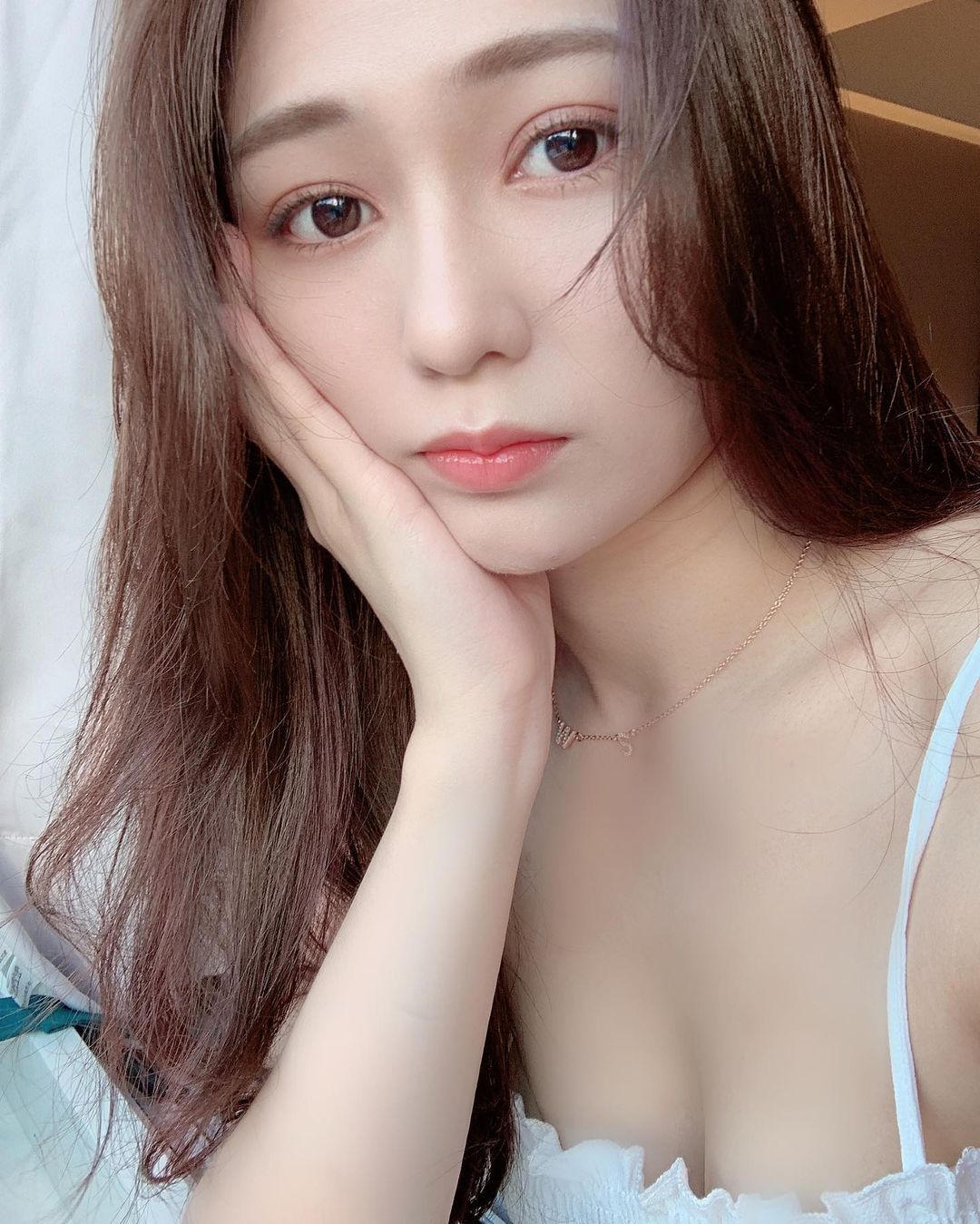 氣質正妹徐恩 誘人的白皙巨乳畫面 好有魅力!-第1章-图片10