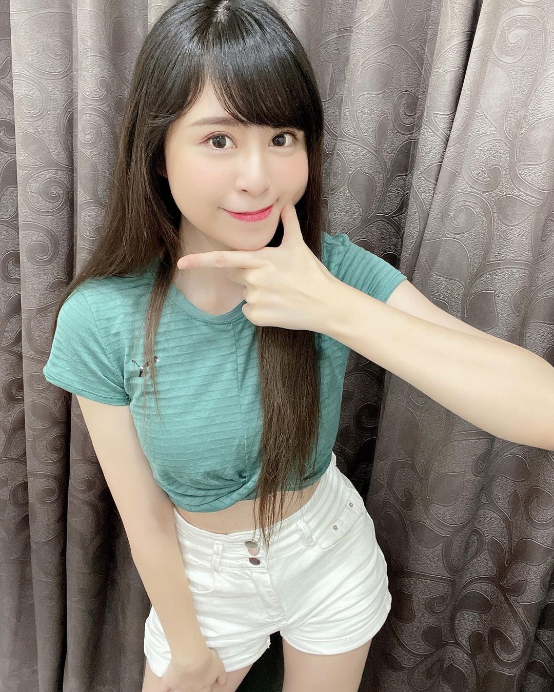The reality is that Remi's whole body is sweetened with black, long, straight hair is the perfect harvest of the houseman's heart.-第1章-图片2