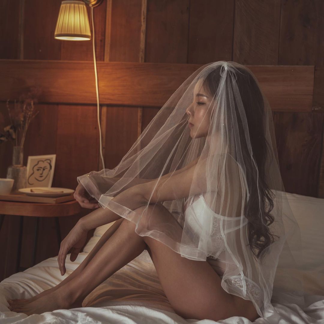 迷人的溫柔人妻，保守衣服底下竟是火辣身材〜ᴇᴇᴜɴ ᴘᴀʀᴋ_개인계정