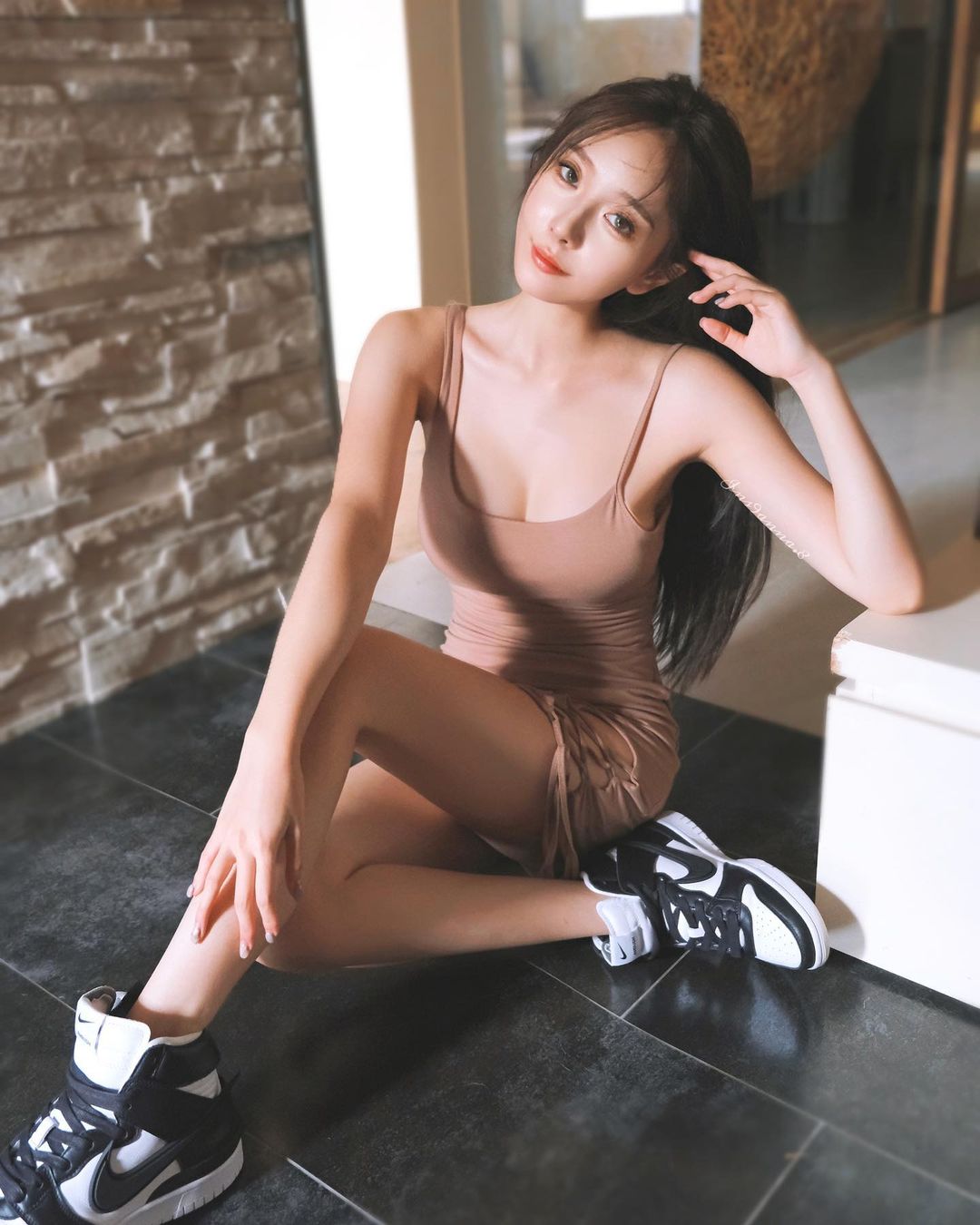 The charming look of the tempered little sister Anna and the sexy curve are really charming.-第1章-图片8