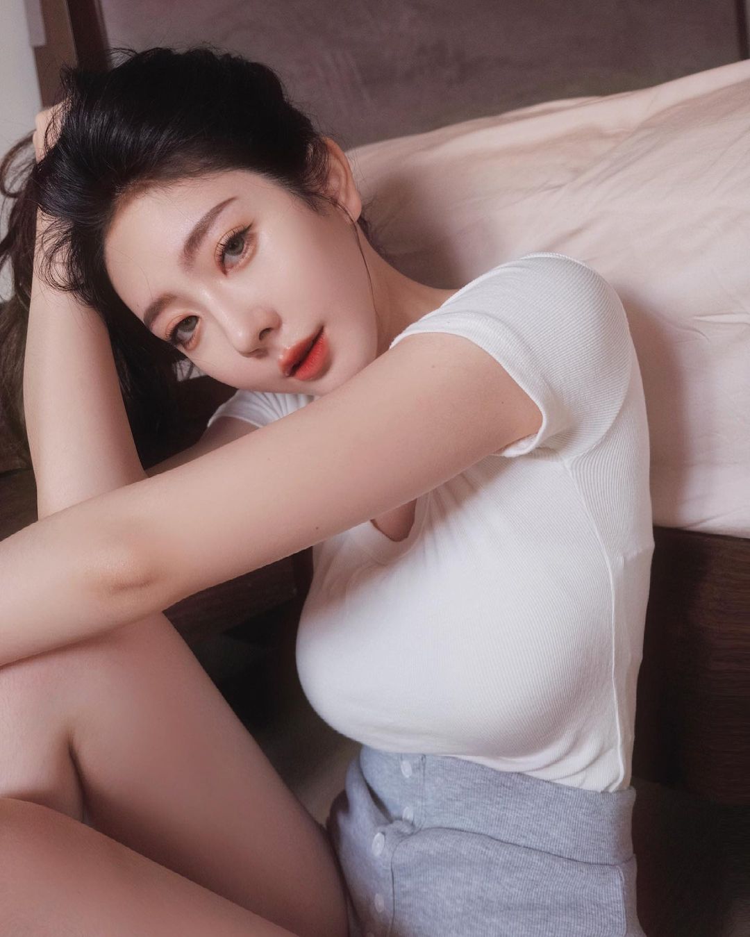 The charming look of the tempered little sister Anna and the sexy curve are really charming.-第1章-图片10