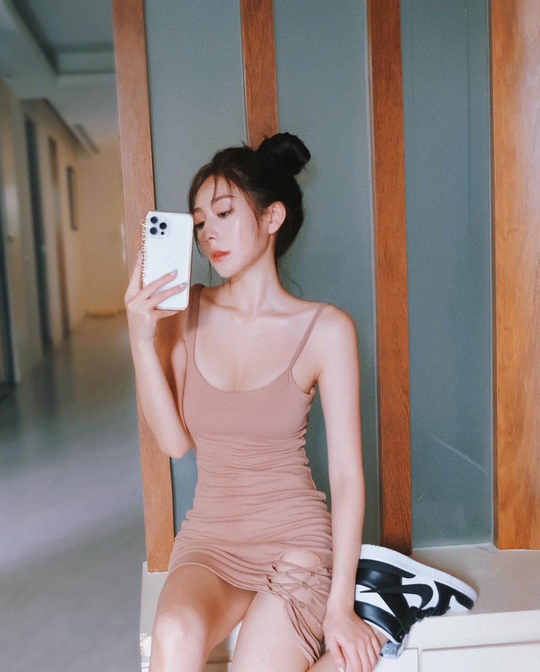 The charming look of the tempered little sister Anna and the sexy curve are really charming.-第1章-图片11