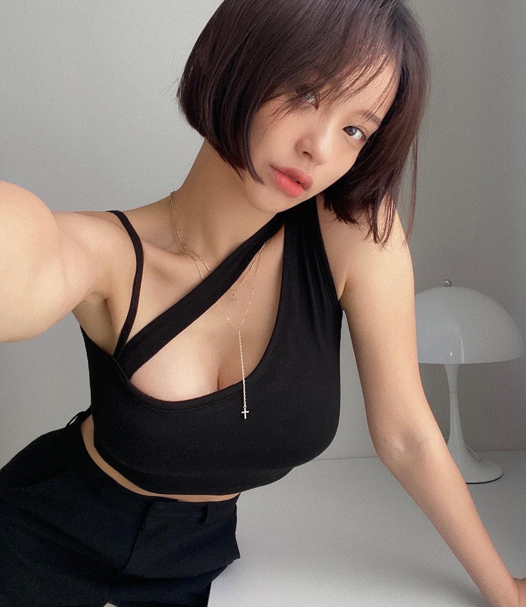 個性短髮正妹的超狂馬甲線和絕美蜜桃臀，愛上她了？〜데이토프（khyunee）-第1章-图片10