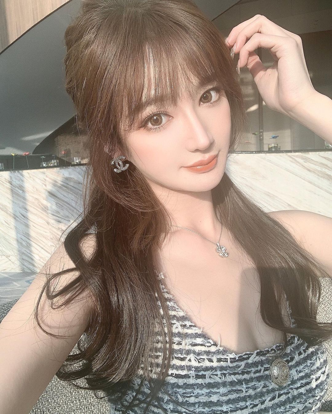 骨感正妹「方大小姐」貴族氣場讓人拜倒在她石榴裙！-第1章-图片3