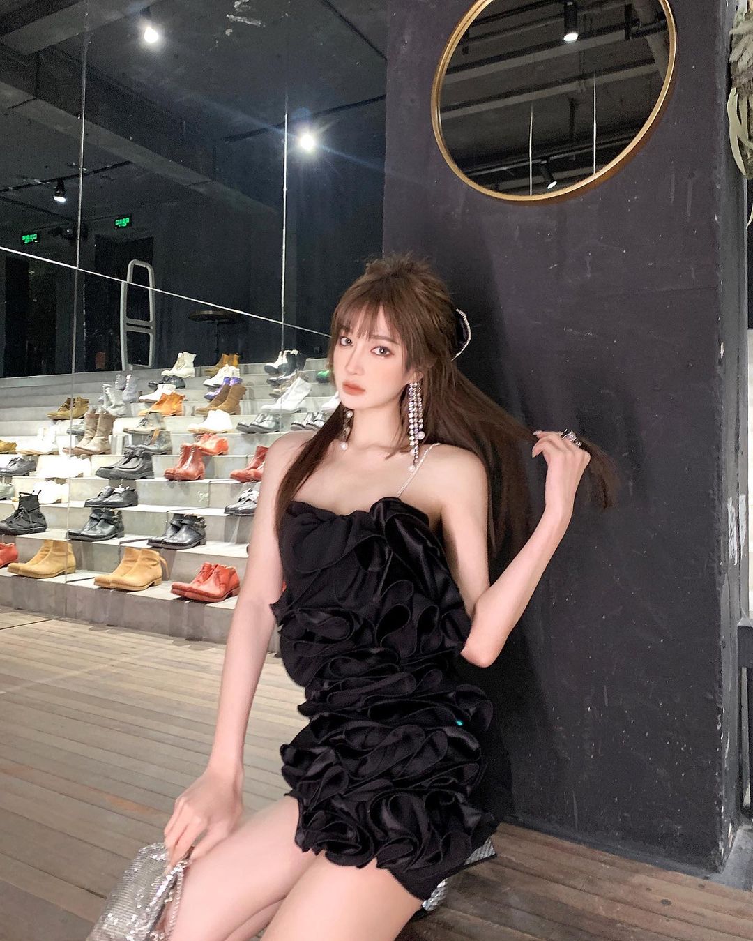 骨感正妹「方大小姐」貴族氣場讓人拜倒在她石榴裙！-第1章-图片5