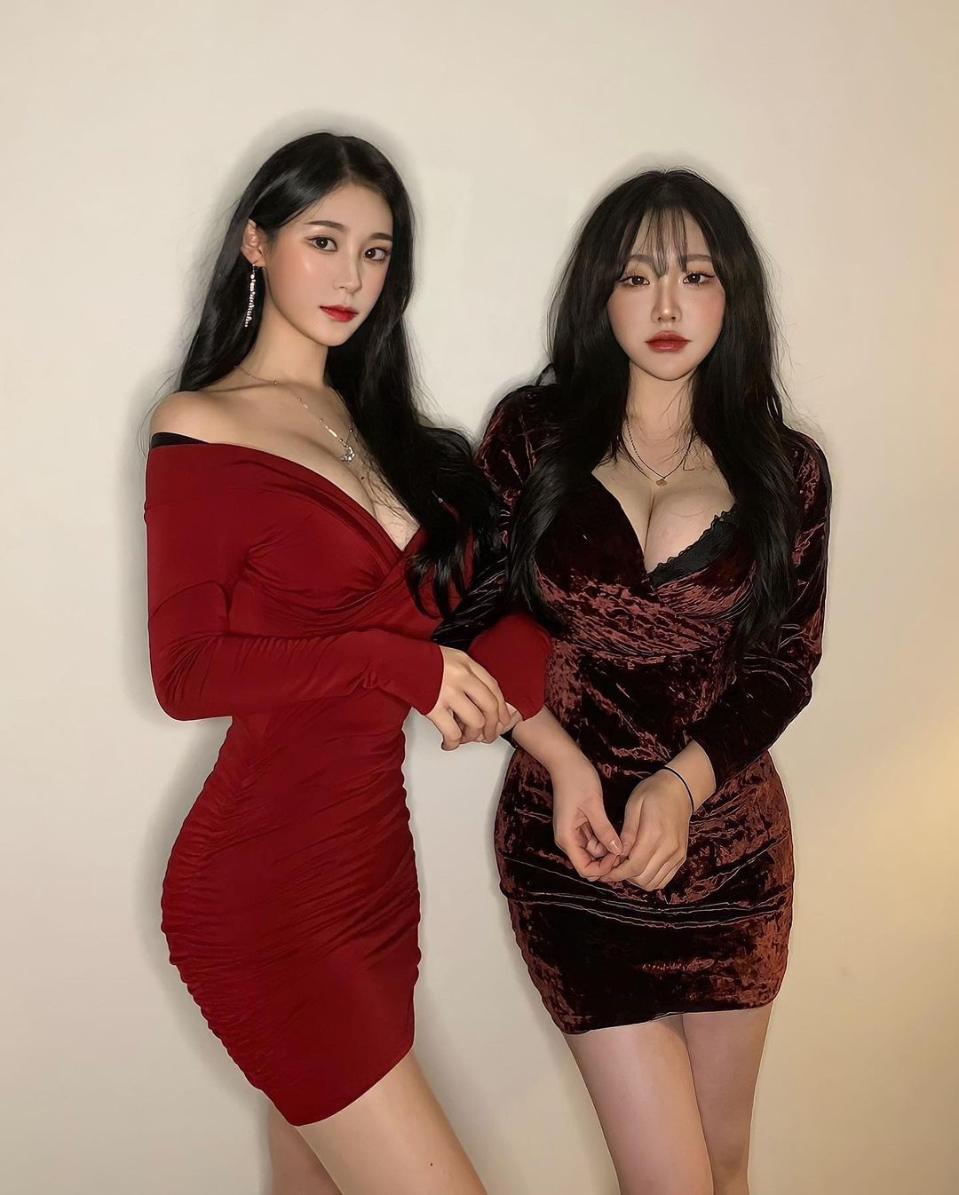 雪白的柔軟上圍，視線無條件被她吸引！~sejinming_