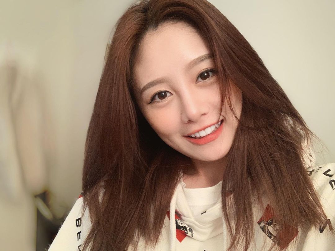 迷人亮眼啦啦隊若潼 眼神迷濛又夢幻超無害清純氣質散發滿滿女友感圈粉無數-第1章-图片13