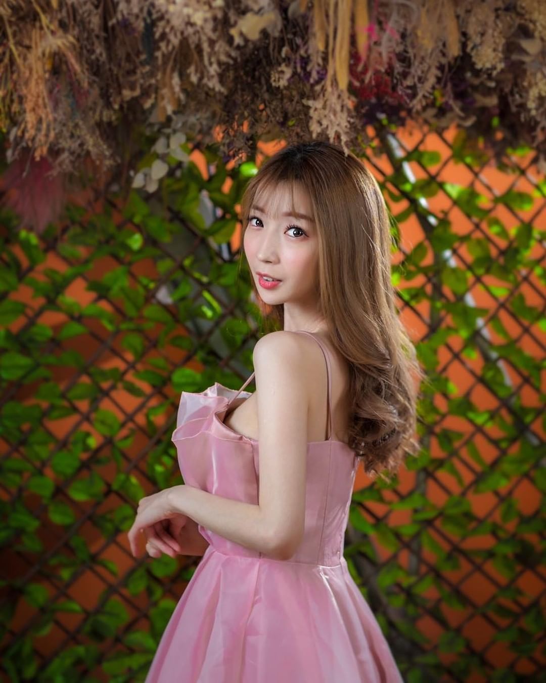大眼麻豆芳小如 腰臀腿曲線呈完美S型迷濛雙眼彷彿隨時在放電-第1章-图片3