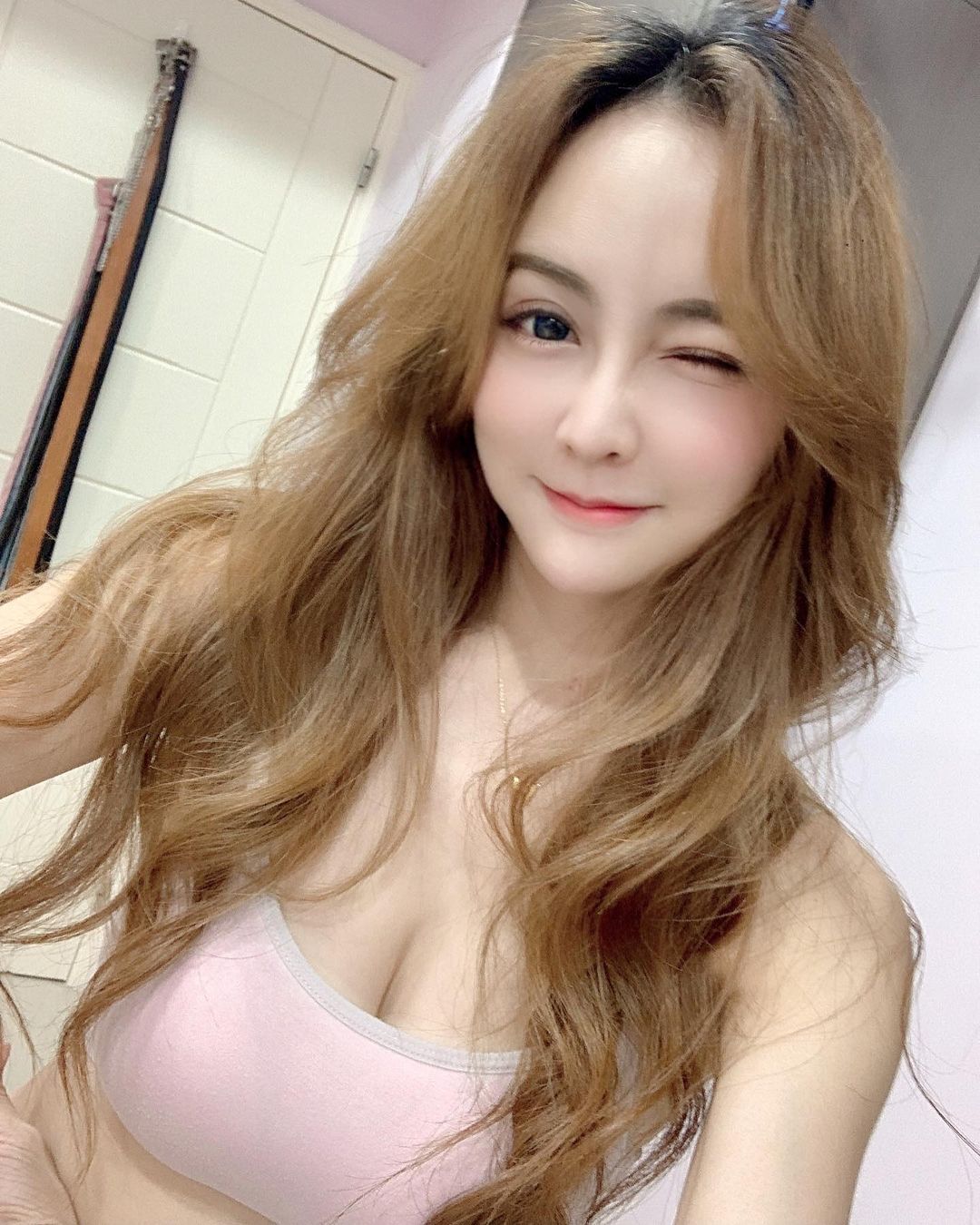 Sweet sweet sugar Tsai Little Pembe Smile makes people sick in the chest before filled with breast bullets is the whole relentlessly strikable-第1章-图片9
