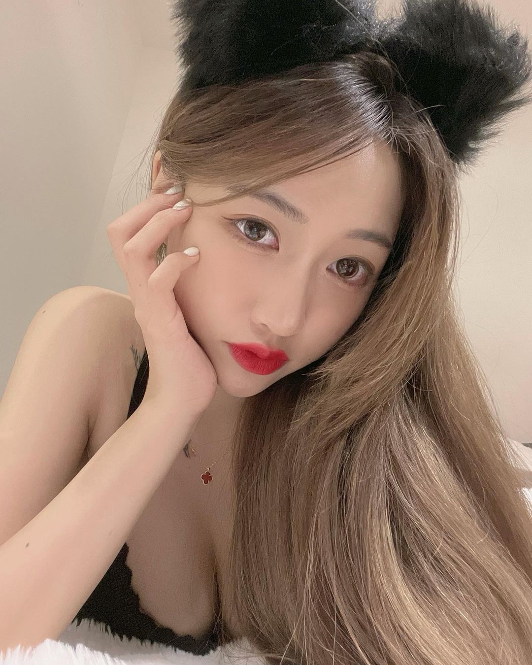 Sweet little wild cat whitened white whole sweet milk and quickly fall out of the body so good too wrong.-第1章-图片13
