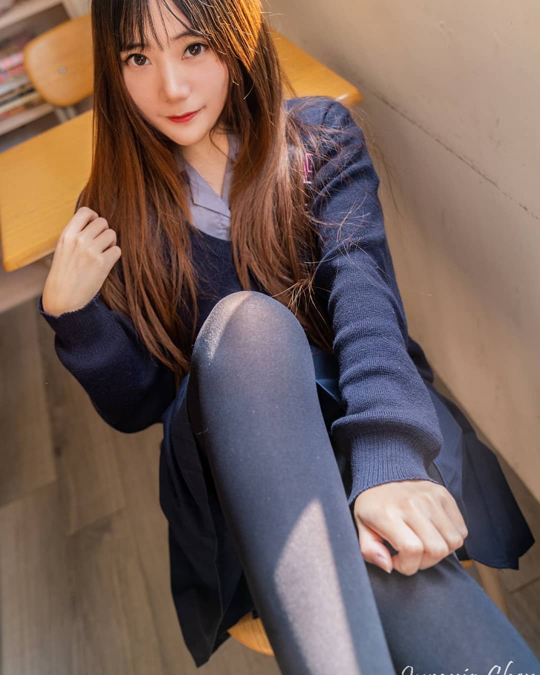 職業老司機糖糖 超萌學生服黑絲誘惑擋都擋不住好想坐在她隔壁-第1章-图片4