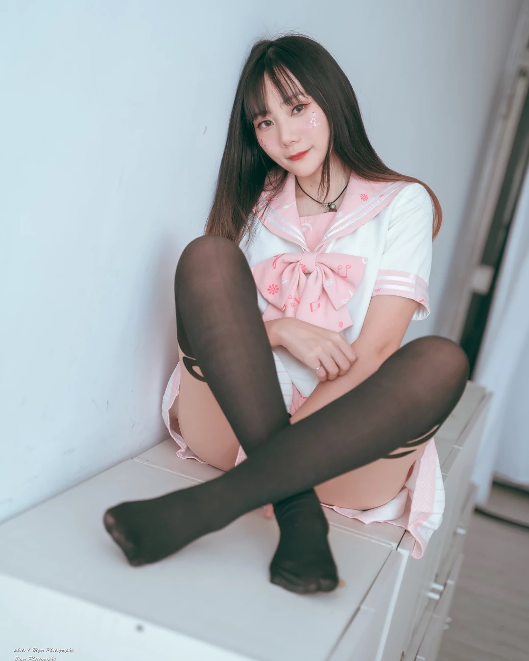 職業老司機糖糖 超萌學生服黑絲誘惑擋都擋不住好想坐在她隔壁-第1章-图片10