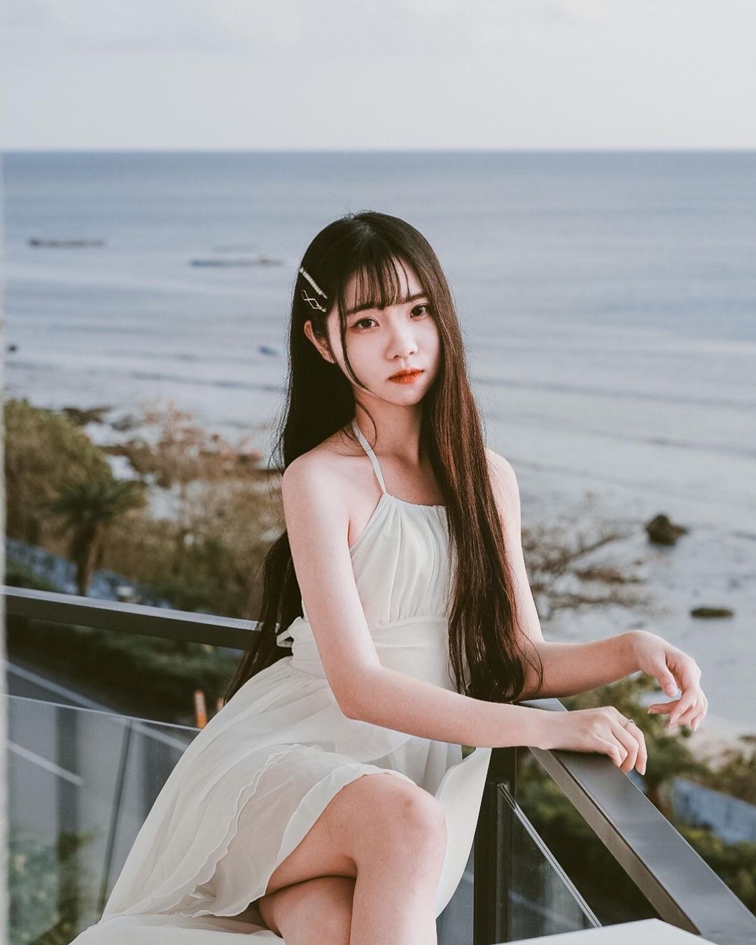 Long hair sweet little princess can smile sweet eyes too overwhelming beautiful body white makes you think about the foot-第1章-图片7