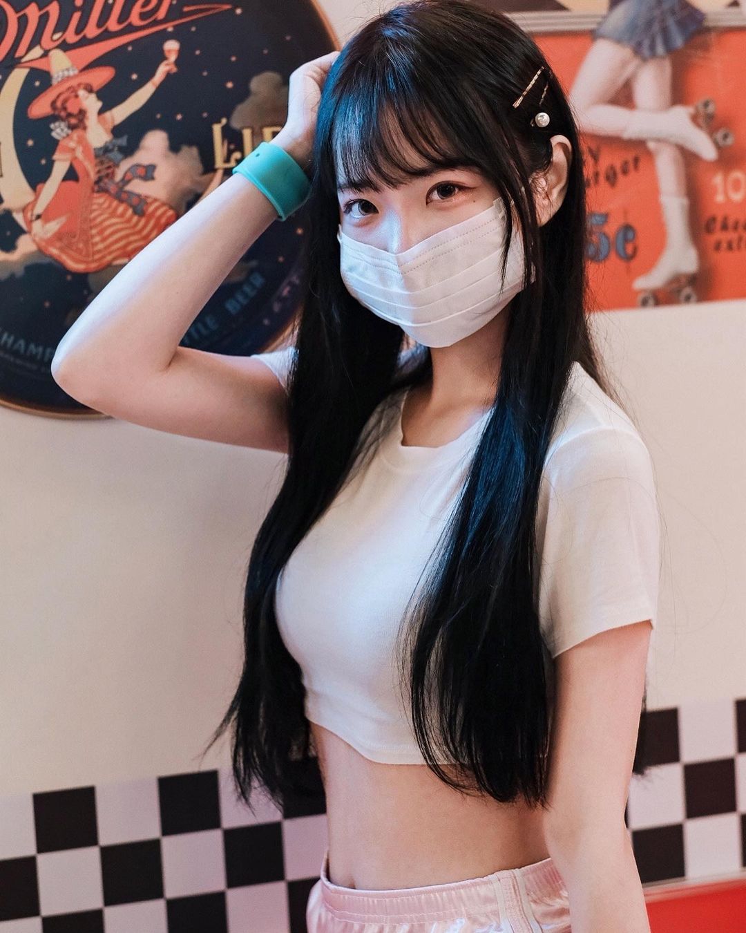 Long hair sweet little princess can smile sweet eyes too overwhelming beautiful body white makes you think about the foot-第1章-图片11