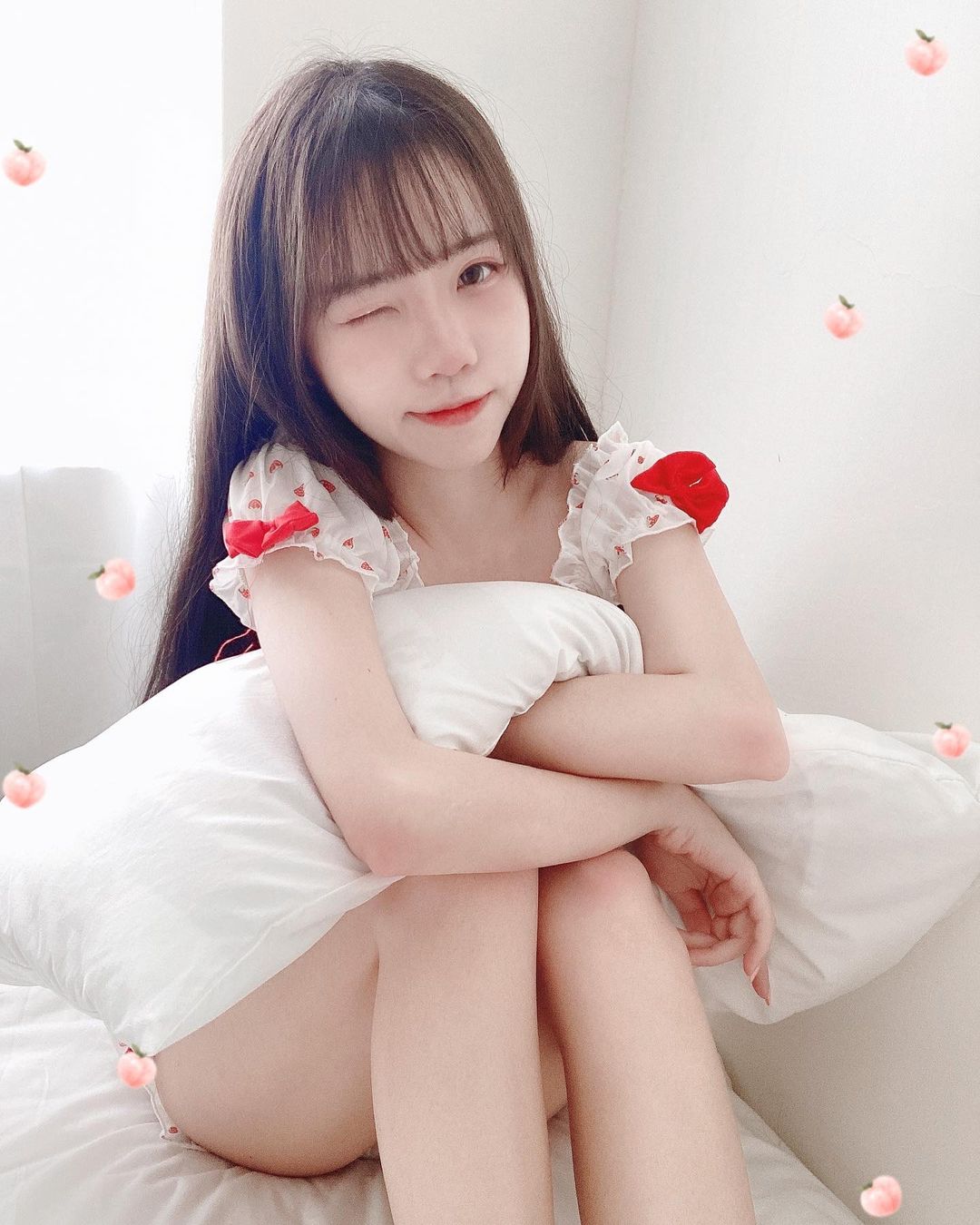 Long hair sweet little princess can smile sweet eyes too overwhelming beautiful body white makes you think about the foot-第1章-图片12