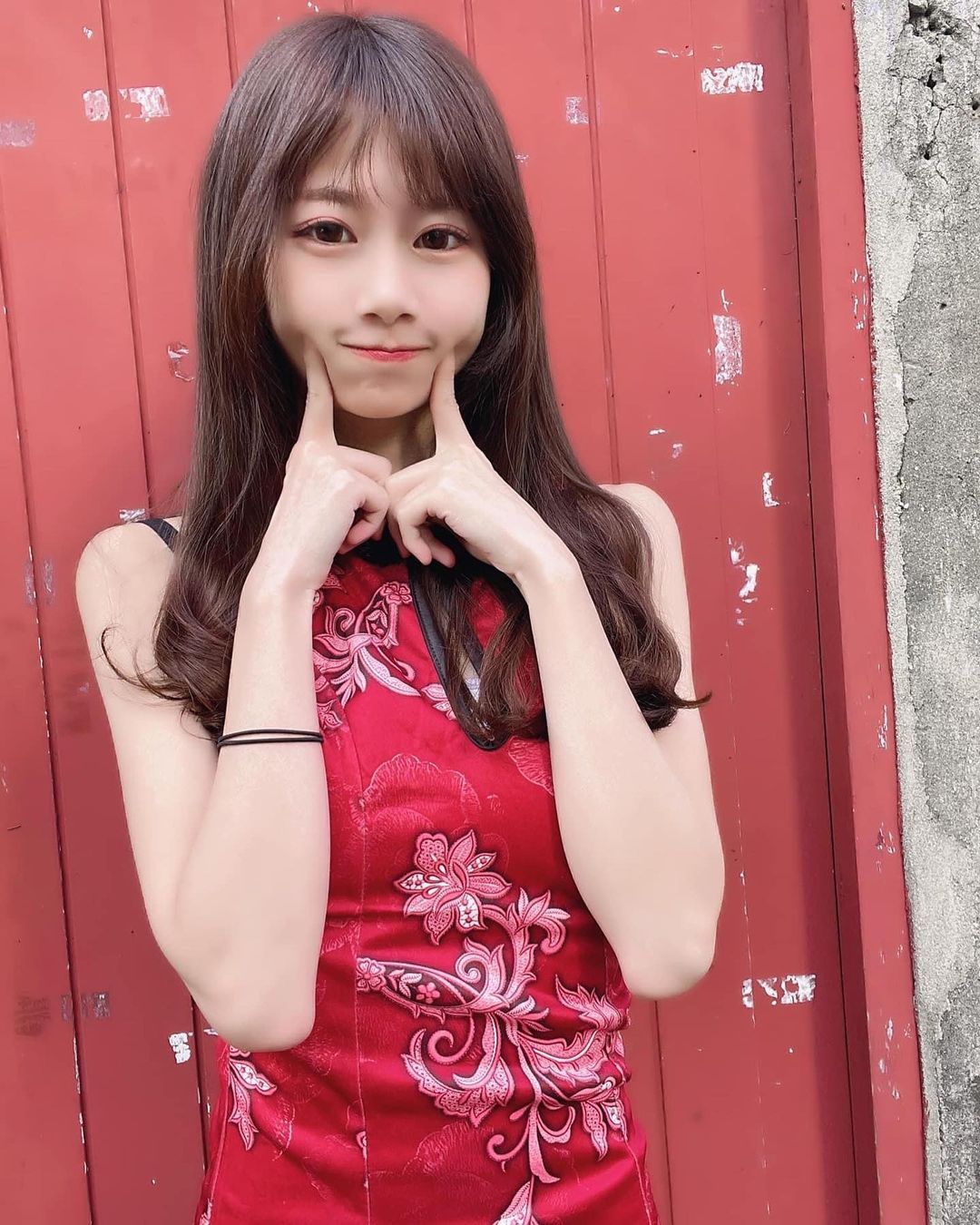 調皮萌系旗袍正妹朵莉 復古風露性感小蠻腰甜美笑容讓網友融化了-第1章-图片3