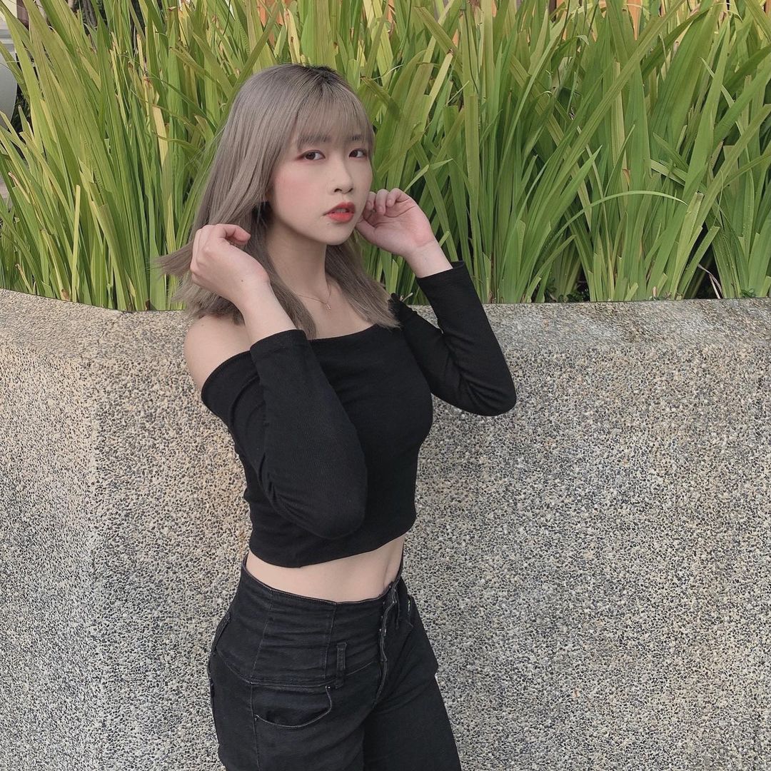 Black Rose if hidden right now sister smoke white beautiful body chest full of straight breath can't stand-第1章-图片5