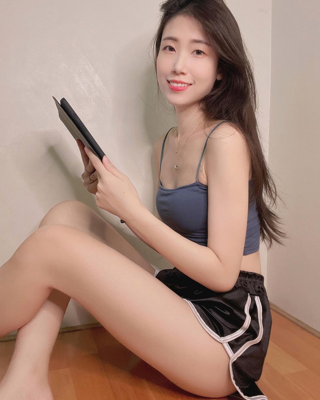 Miss Jane liberates the body of the fiery curve that makes no trick.-第1章-图片6