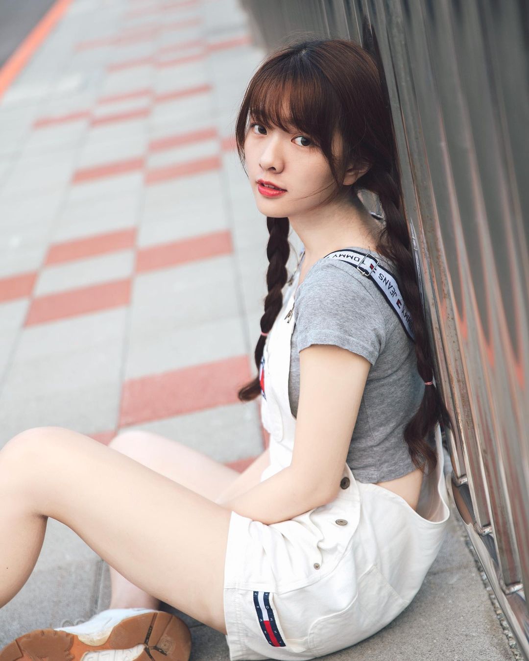 Joy, con la mirada atrevida, hace que los ojos de todo el mundo lo vean y lo sigan-第1章-图片1