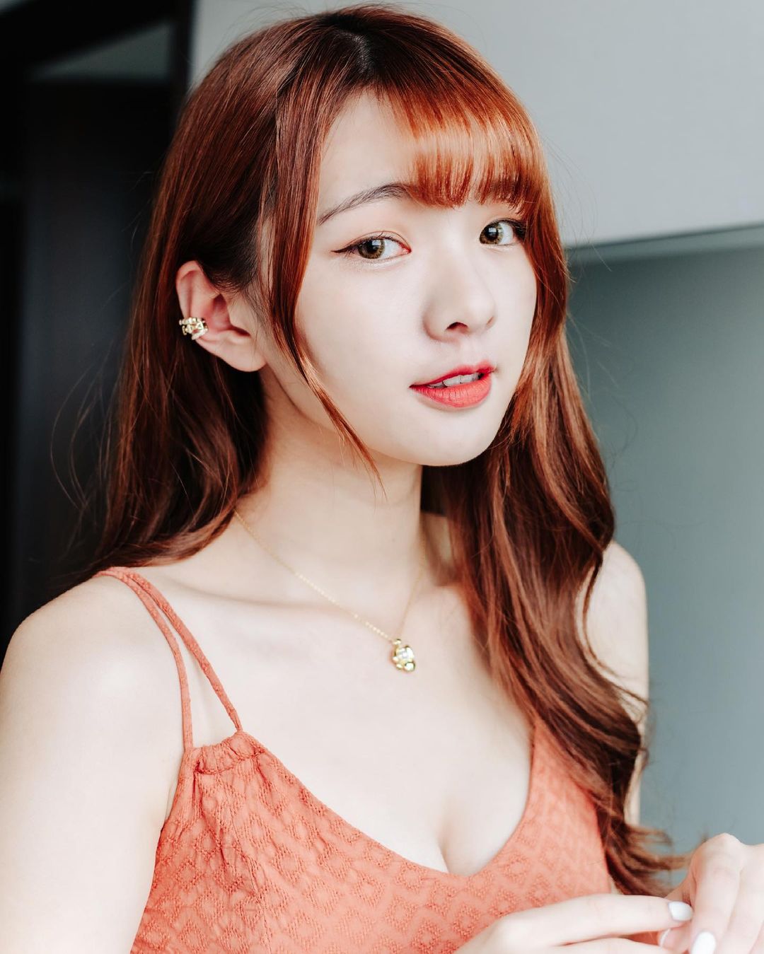 Joy, con la mirada atrevida, hace que los ojos de todo el mundo lo vean y lo sigan-第1章-图片5