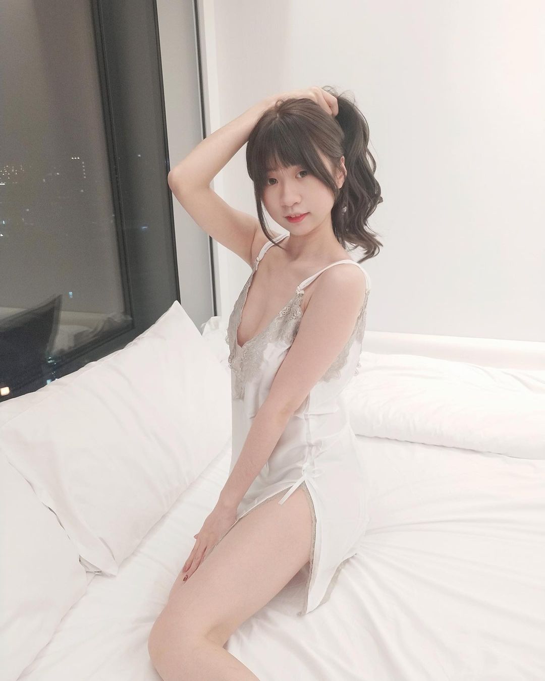 Las chicas son muy atractivas y se ocultan en profundidades profundas bajo una apariencia muy pura.-第1章-图片3