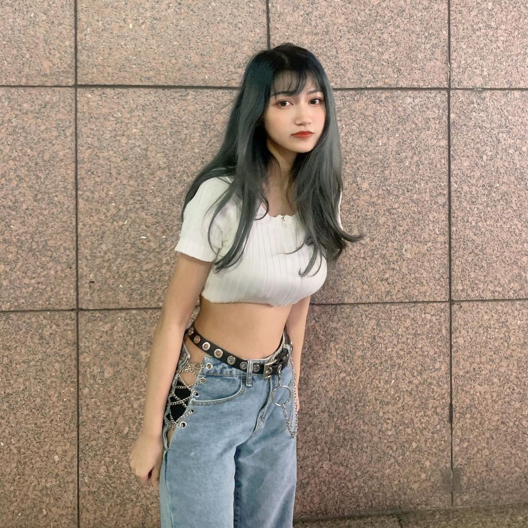 El cabello largo y brillante de las piernas y las piernas de las piernas de las piernas y las piernas de las piernas son invencibles.-第1章-图片11