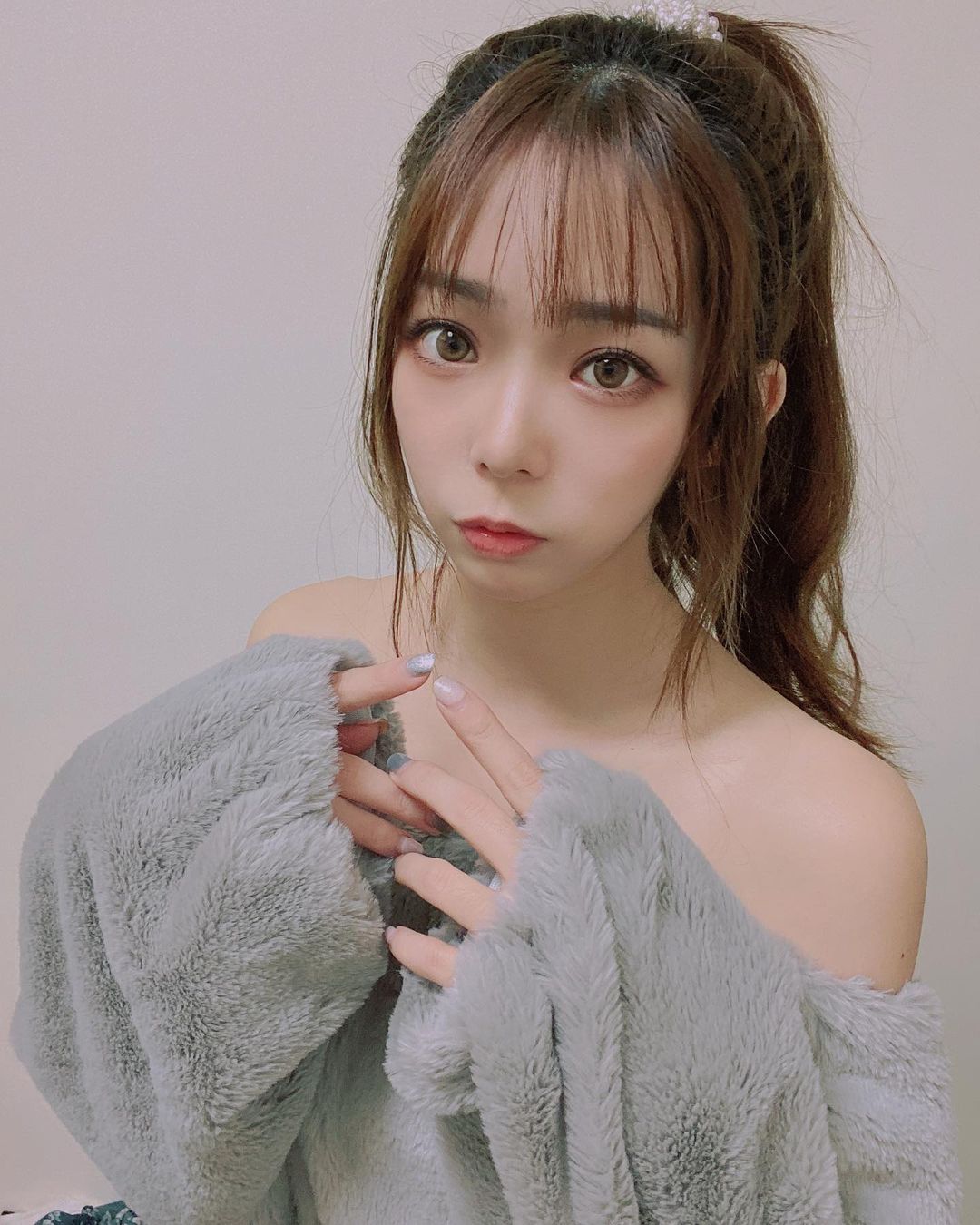 電眼美乳正妹千緒 美乳視角好害羞極品高顏值讓人一眼就戀愛了-第1章-图片2