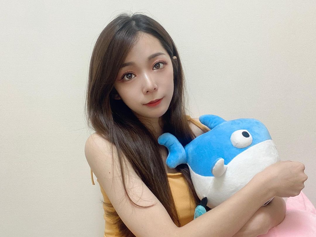 電眼美乳正妹千緒 美乳視角好害羞極品高顏值讓人一眼就戀愛了-第1章-图片8