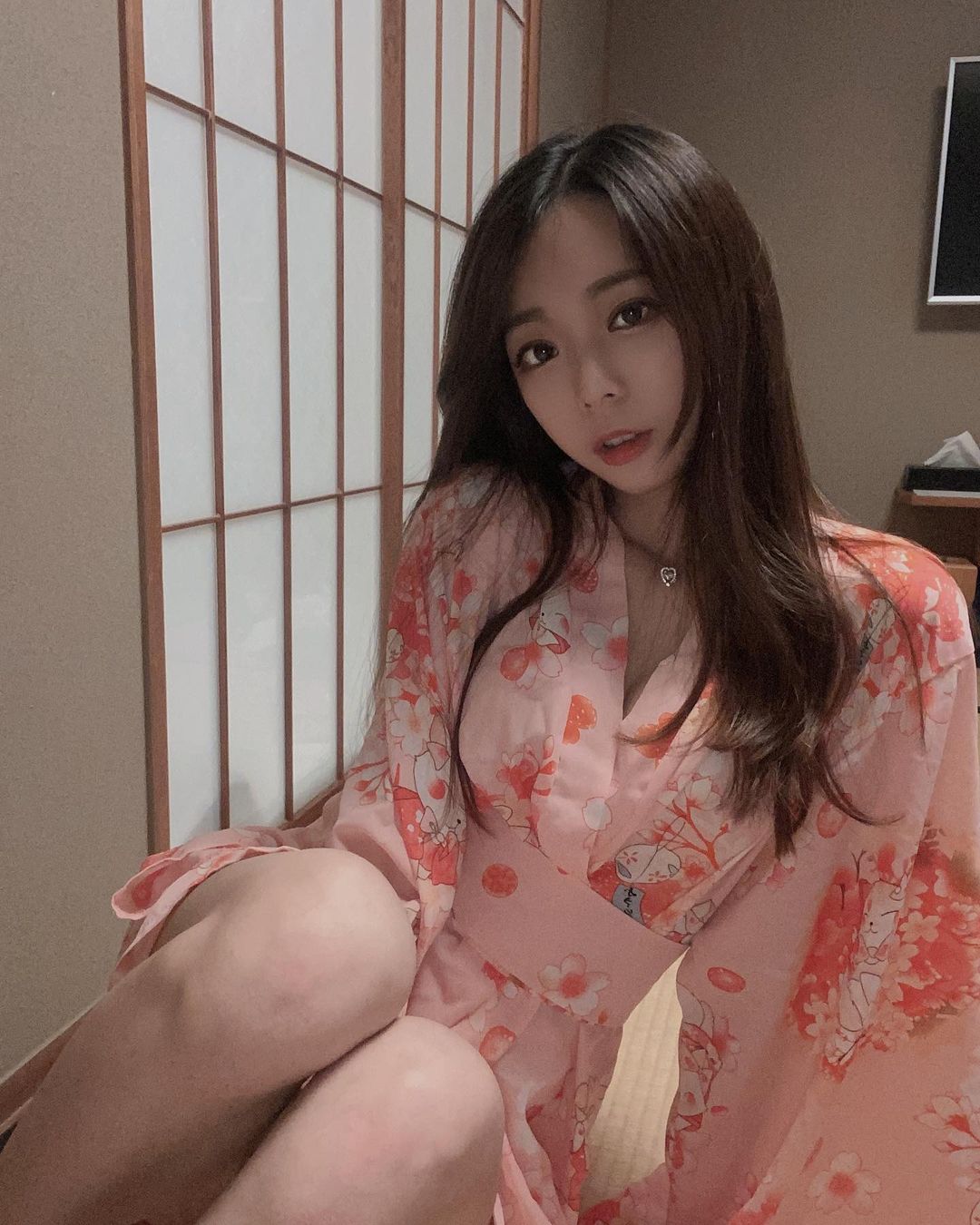 電眼美乳正妹千緒 美乳視角好害羞極品高顏值讓人一眼就戀愛了-第1章-图片11