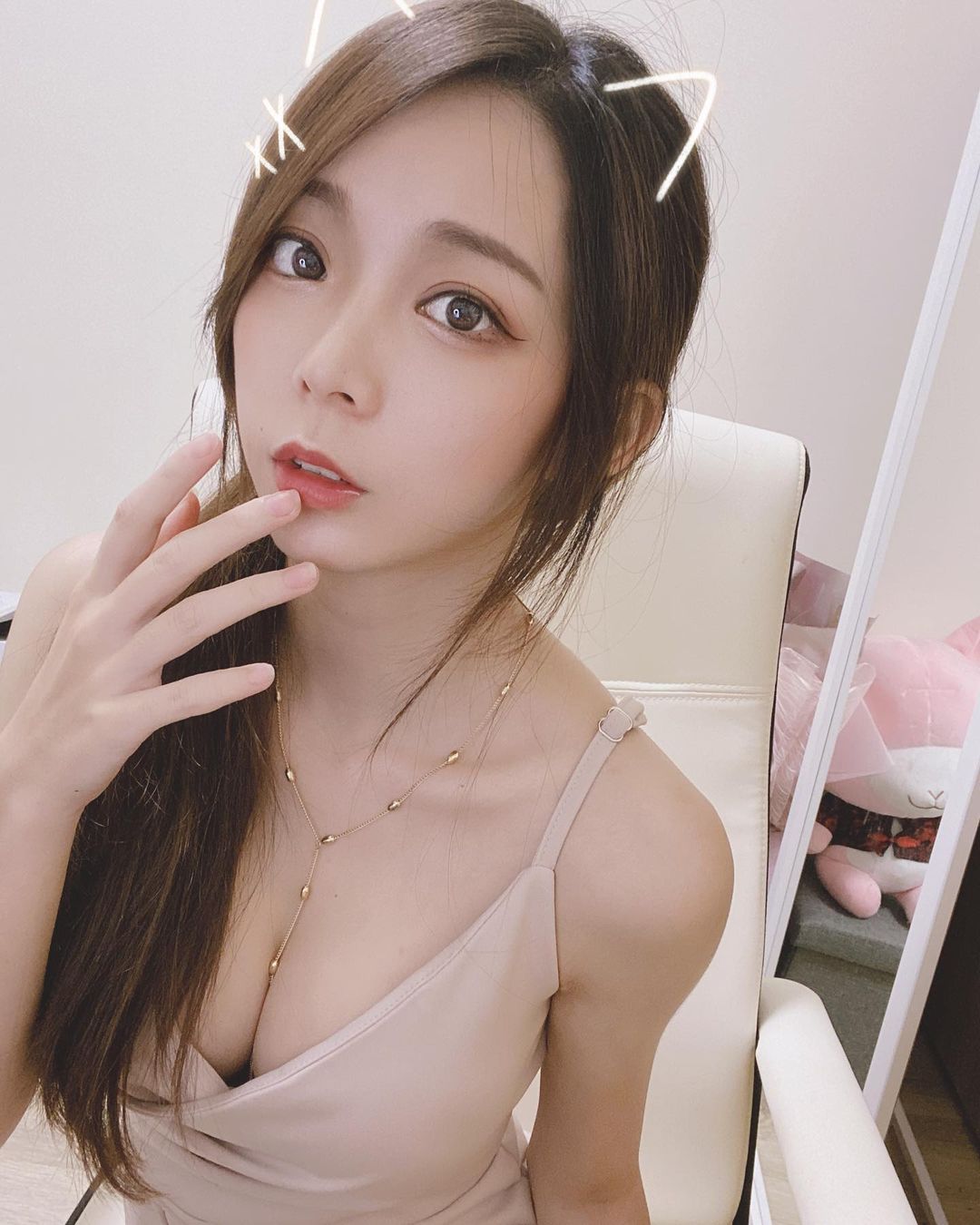 電眼美乳正妹千緒 美乳視角好害羞極品高顏值讓人一眼就戀愛了-第1章-图片10