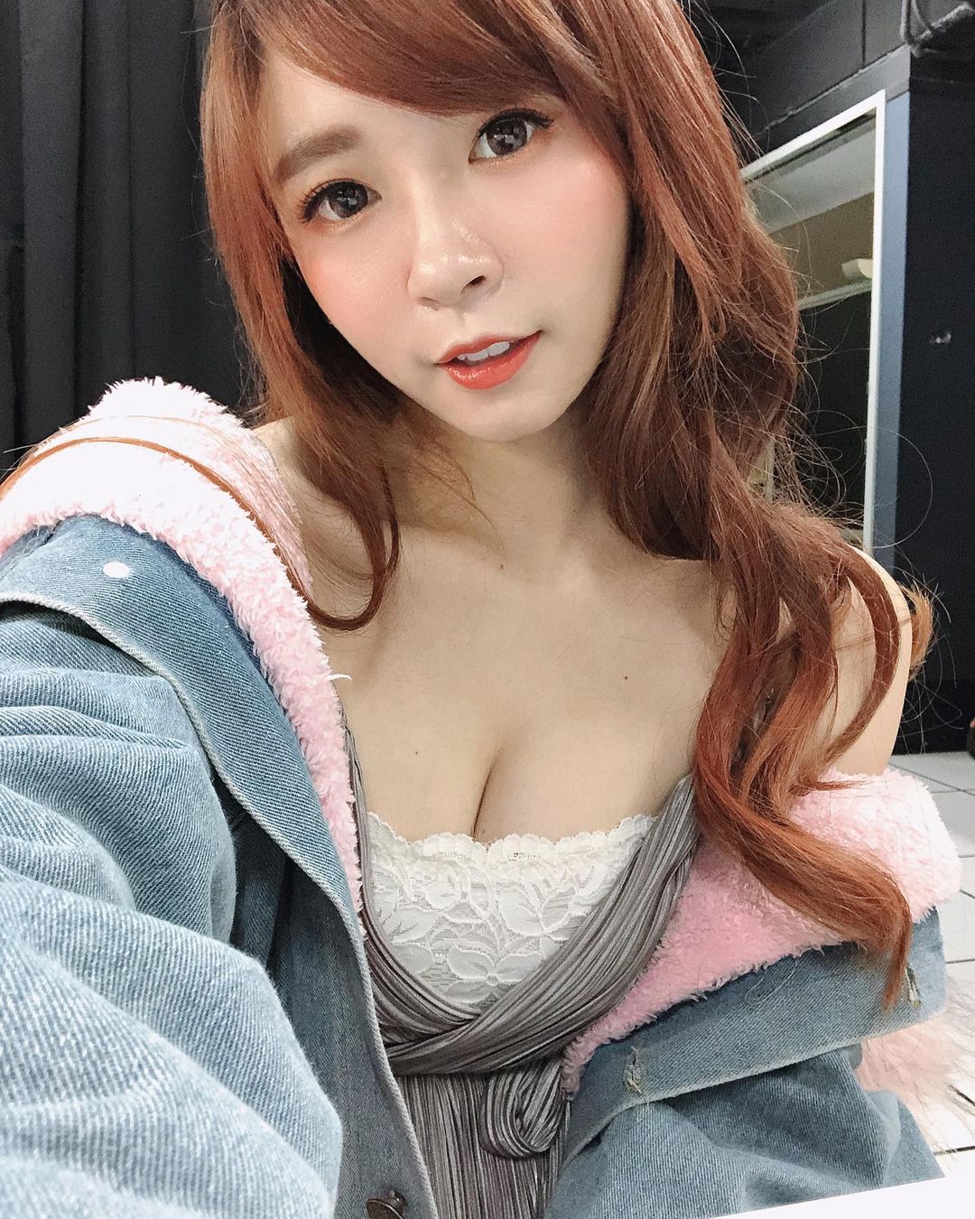 超火辣美乳美女林心穎 渾圓雙乳深溝事業線性感撩人實在太養眼了-第1章-图片3