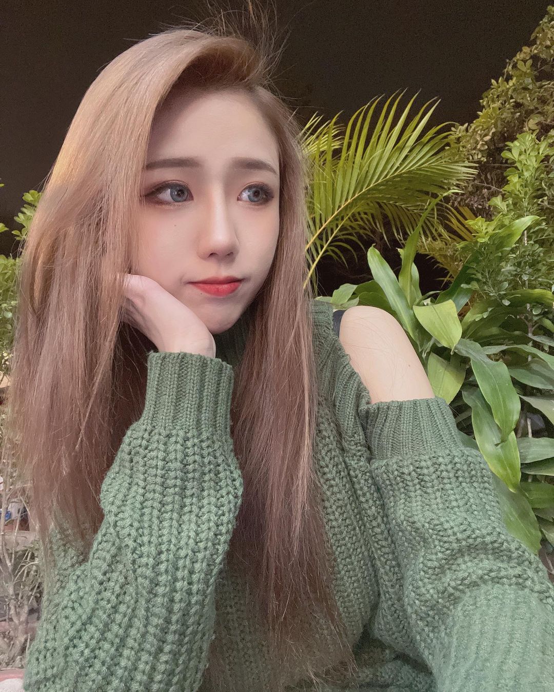 Lovely big sister PeggyLiu devil line is fascinating and wants to sell the soul beauty more so that the man is delighted.-第1章-图片1