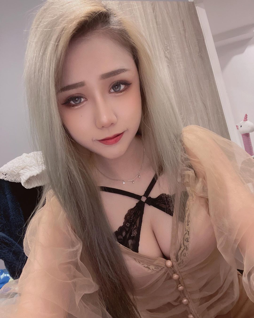 Lovely big sister PeggyLiu devil line is fascinating and wants to sell the soul beauty more so that the man is delighted.-第1章-图片7
