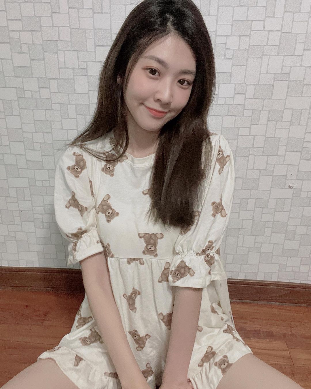 鄰家系美女模特古古 魅力電眼笑容超迷人白嫩纖長美腿更是可遇不可求-第1章-图片4