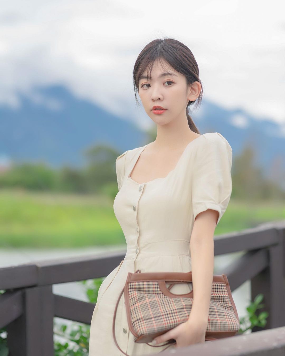 鄰家系美女模特古古 魅力電眼笑容超迷人白嫩纖長美腿更是可遇不可求-第1章-图片10
