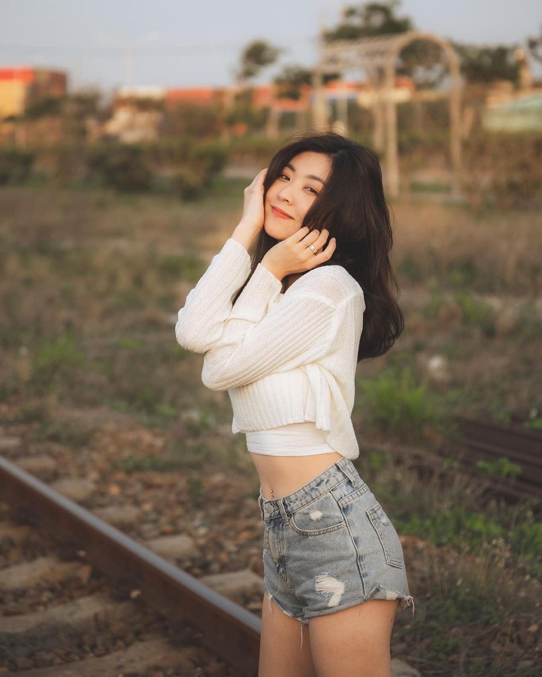 鄰家系美女模特古古 魅力電眼笑容超迷人白嫩纖長美腿更是可遇不可求-第1章-图片8