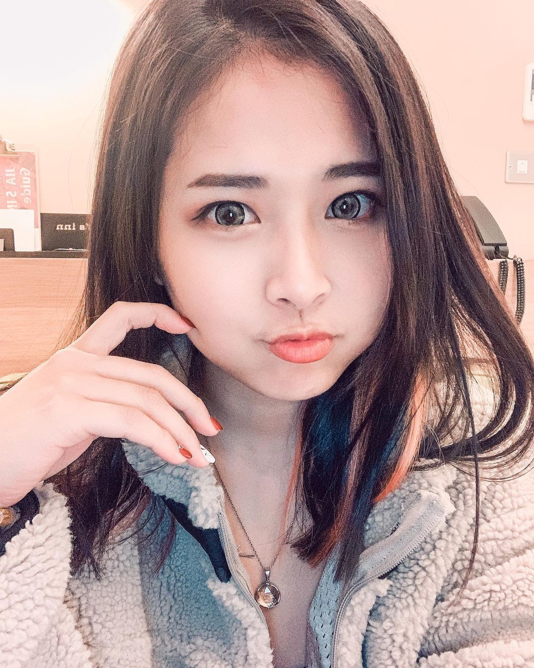天使級正妹劉小牛 氣質清新笑容甜美性感腰間纖細到逆天又誘人-第1章-图片2