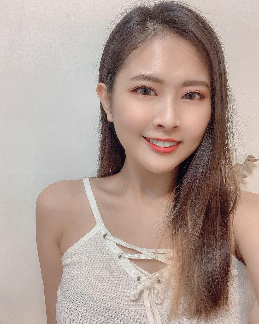 天使級正妹劉小牛 氣質清新笑容甜美性感腰間纖細到逆天又誘人-第1章-图片12
