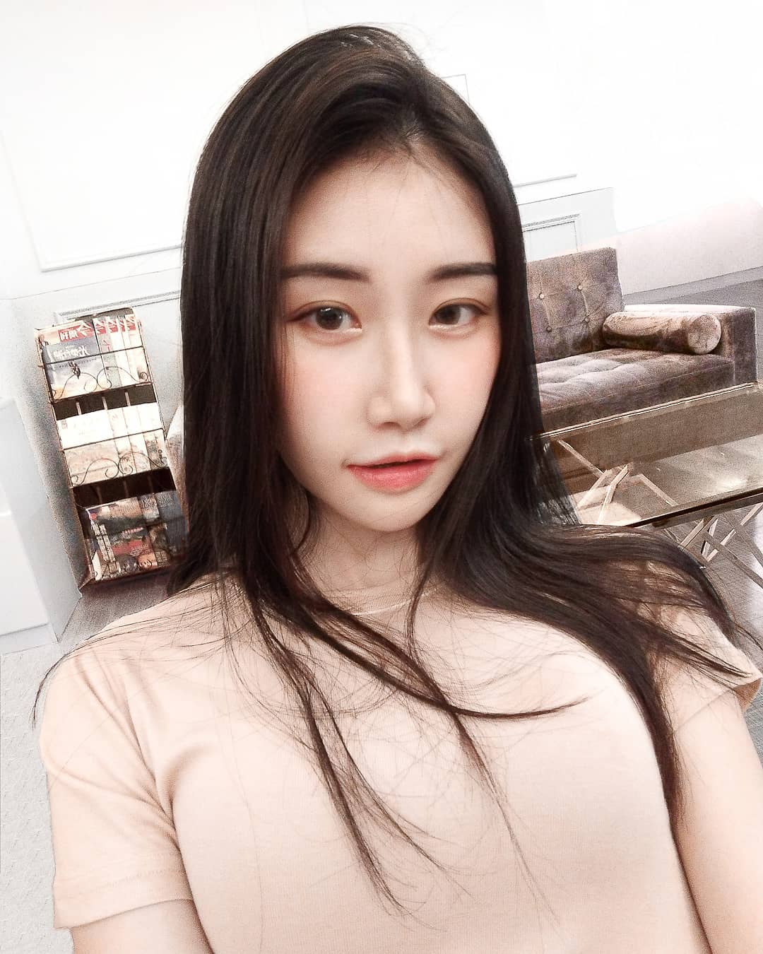外拍時尚霸主王紅 白皙嫩腿渾圓美臀美到太過分-第1章-图片10