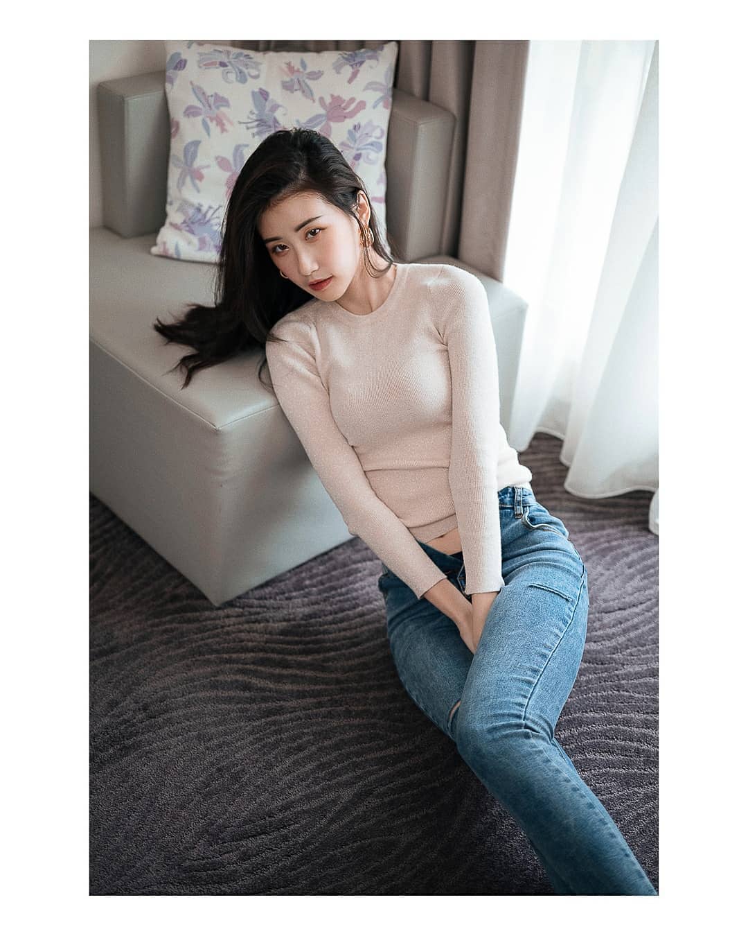 外拍時尚霸主王紅 白皙嫩腿渾圓美臀美到太過分-第1章-图片7