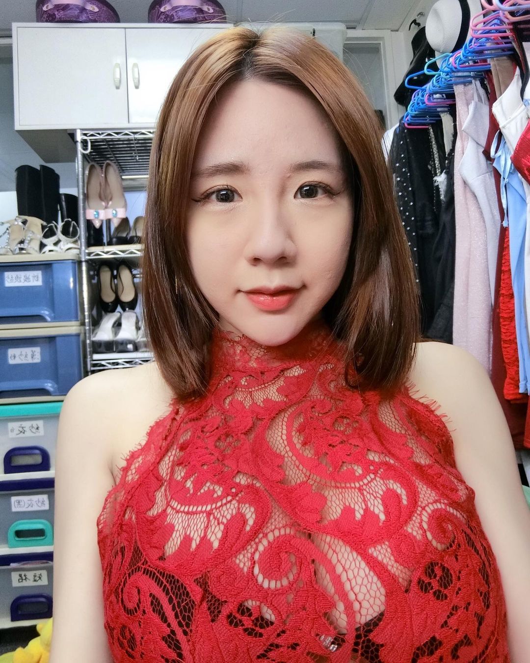 大奶車模蔣摸摸 乳量兇爆雄偉視角超凸顯胸型-第1章-图片1
