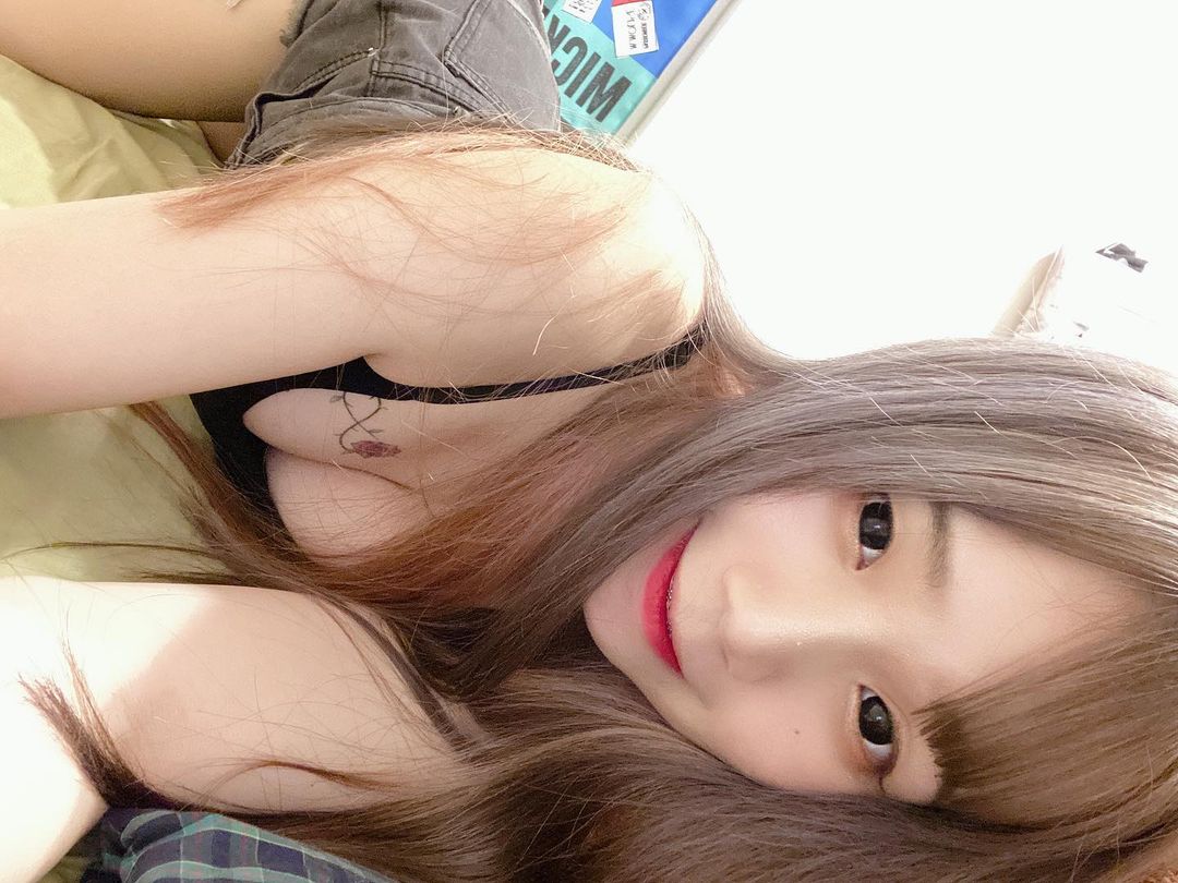 El cabello blanco y el cabello blanco son perfectos, el cuerpo perfecto y el cuerpo perfecto son perfectos.-第1章-图片1